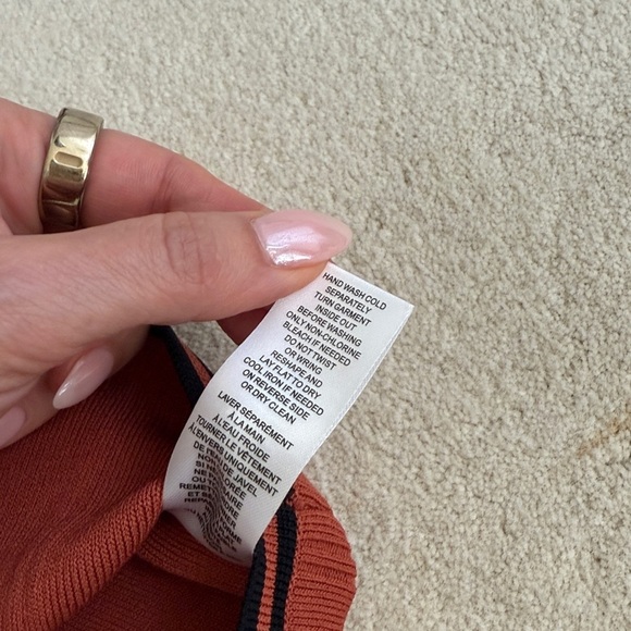 House of Harlow Knit Sweater & Pleated Skirt Set Rust w/ Black Trim Size L NWT - Picture 8 of 12